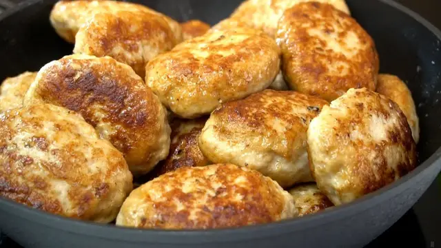 Вкусные домашние котлеты на ужин