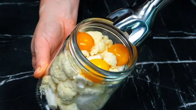 Запеканка из цветной капусты с грибами и овощами