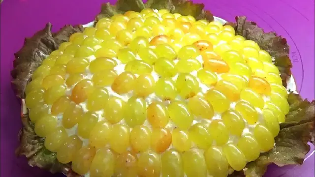 Салат из куриных окорочков на праздничный стол 