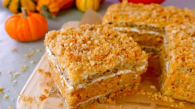 Большой и вкусный морковный торт
