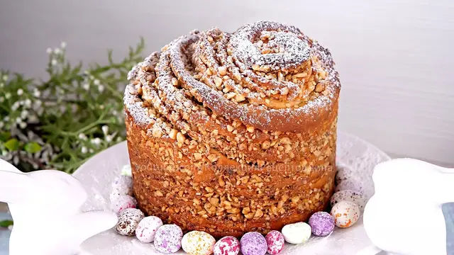 Сдобный, сладкий, масляный, слоистый кулич