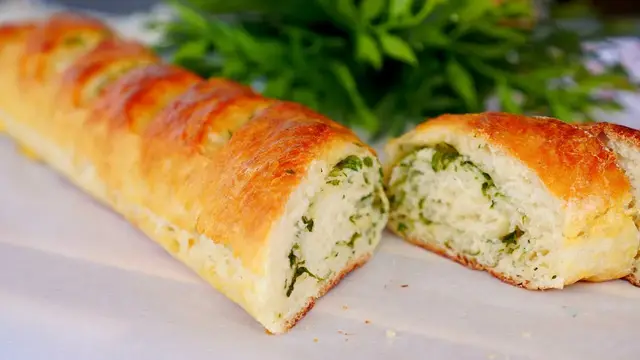 Домашний багет с зеленью