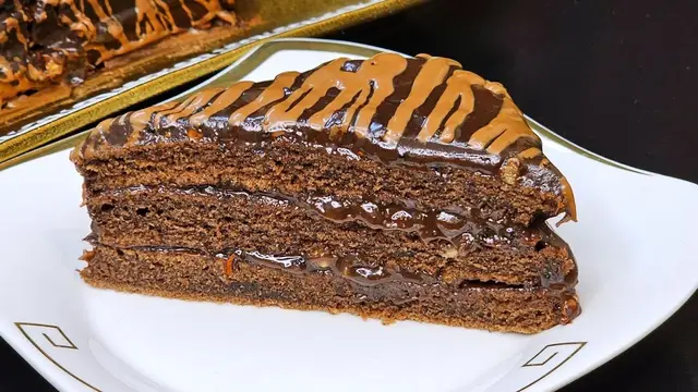 Шоколадный торт с необычной начинкой