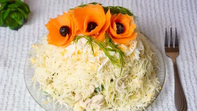 Вкуснейший салат с курицей на новогодний стол