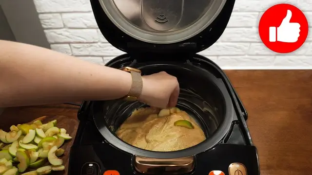 Шарлотка в мультиварке
