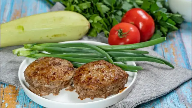 Сочные и мягкие котлеты из мясного фарша с кабачком