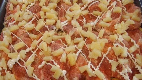 Мясо с ананасом и картошкой в духовке