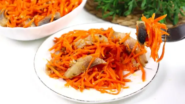 Салат по- корейски из моркови и селёдки