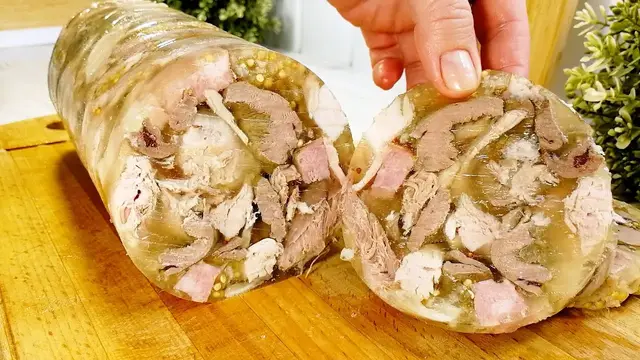 Мясной рулет на новогодний стол