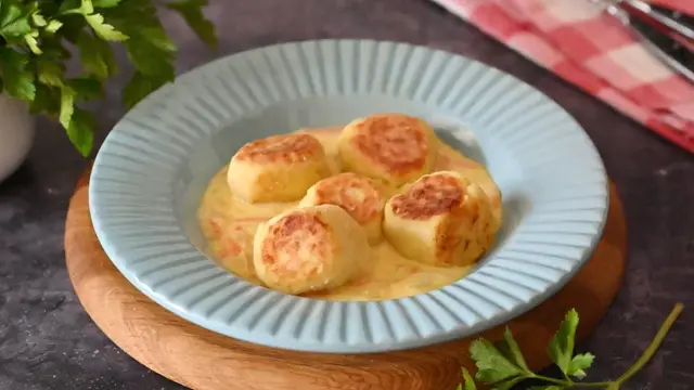 Картофельные фрикадельки в сливочном соусе