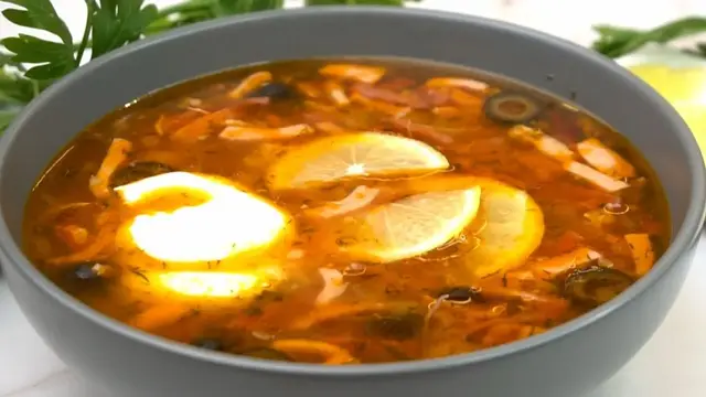 Вкусная мясная солянка