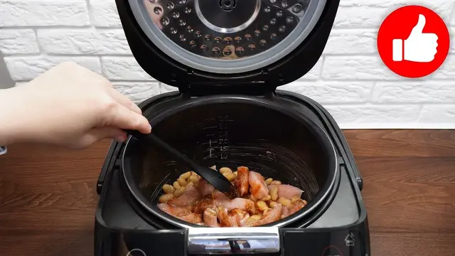 Свинина с фасолью в мультиварке