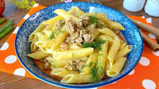 Макароны с фаршем на сковороде