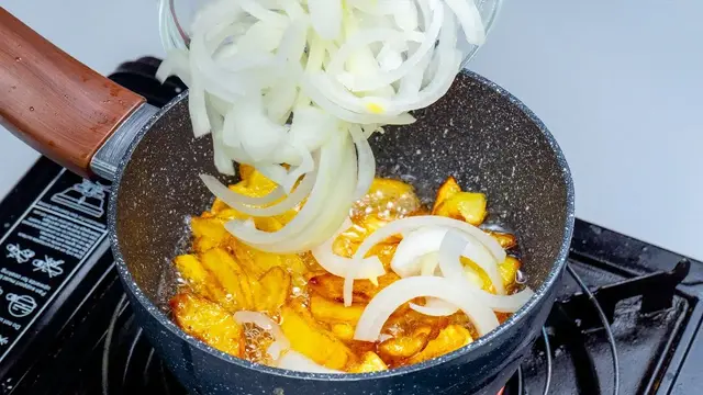 Запеканка из картофеля и лука