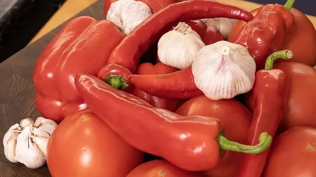 Очень вкусная аджика на зиму