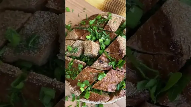 Быстрая закуска из хлеба с беконом и сыром