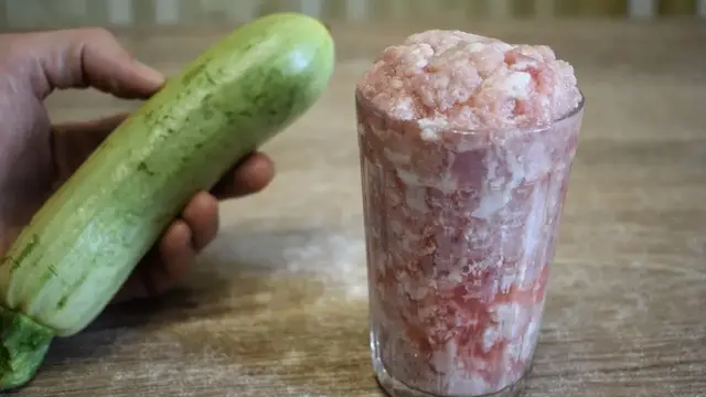 Быстрая запеканка из кабачков и фарша