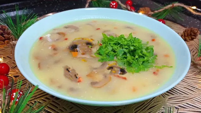 Сытный картофельный суп с шампиньонами, мясом и сыром