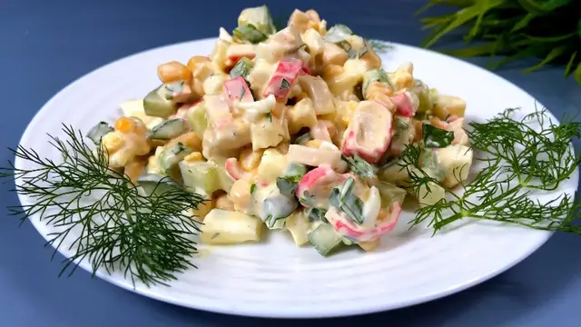 Салат из крабовых палочек на праздничный стол