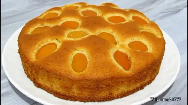 Пышный пирог с абрикосами