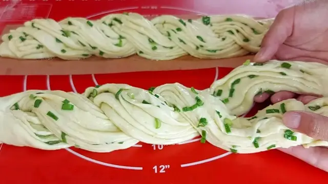 Косичка с луком
