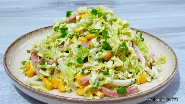Простой и вкусный салат из пекинской капусты