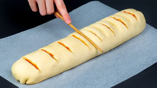Слойка с ветчиной и сыром