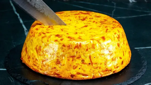 Овощная запеканка с курицей и картофелем под сливочно-медовым соусом