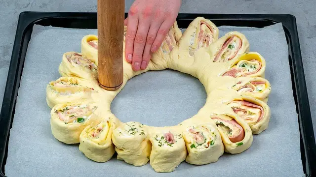 Вкусная закуска из слоеного теста