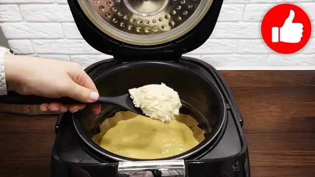 Нежный пирог с творогом в мультиварке
