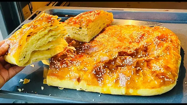Слоёная сырная лепёшка на каждый день
