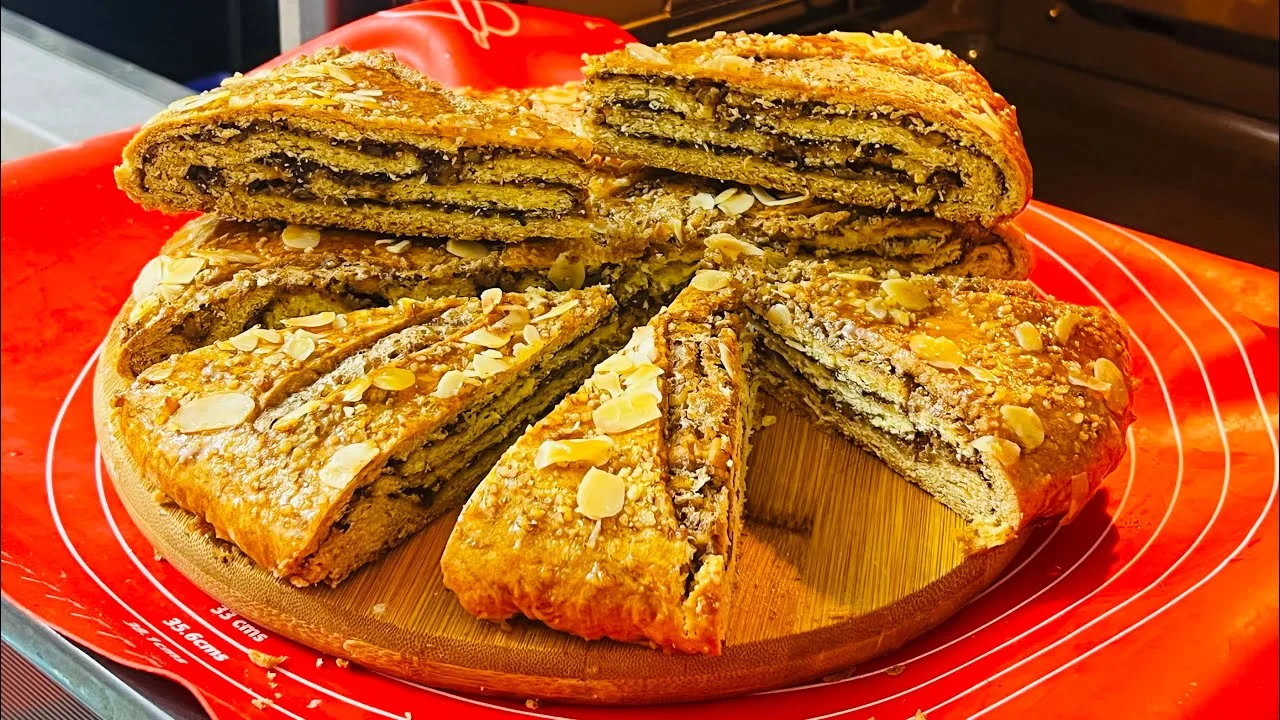 Песочный пирог с ореховой начинкой