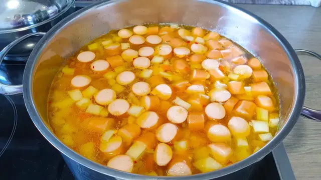Гороховый суп с колбасками