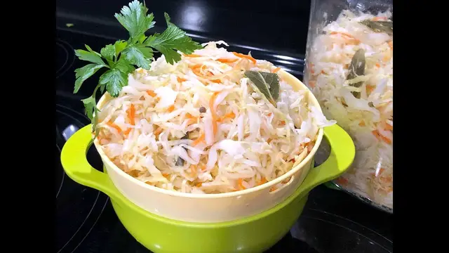 Хрустящая квашеная капуста