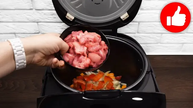Тушеная картошка с мясом в мультиварке