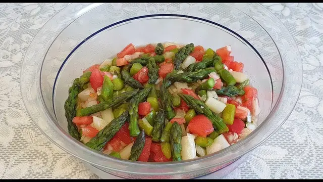 Салат из спаржи