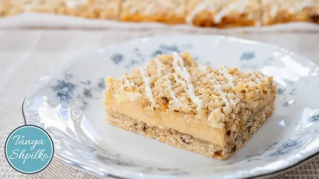 Лимонно-ореховый пирог со сгущёнкой и белым шоколадом