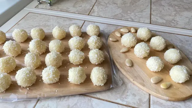Домашние конфеты с кокосовой начинкой