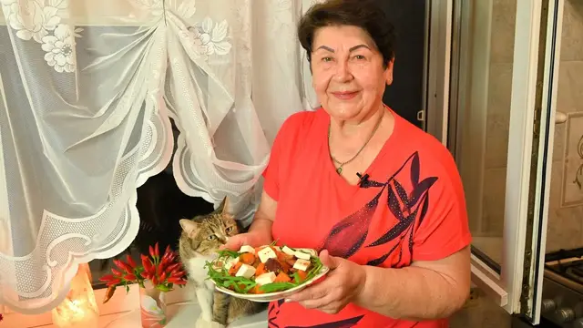 Пирог с луком и яйцом