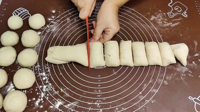 Слоеные пирожки с картофелем