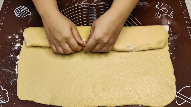 Слойки с творогом