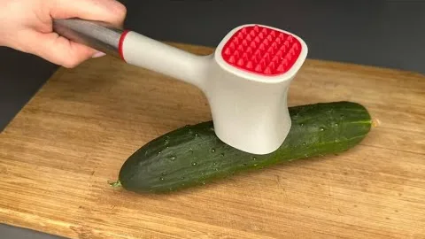 Салат с огурцом и креветками