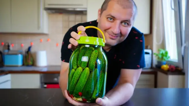 Маринованные огурчики на праздничный стол