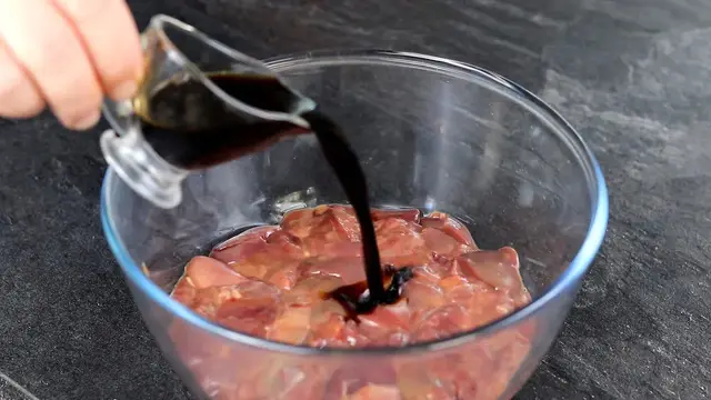 Праздничный салат с куриной печенью