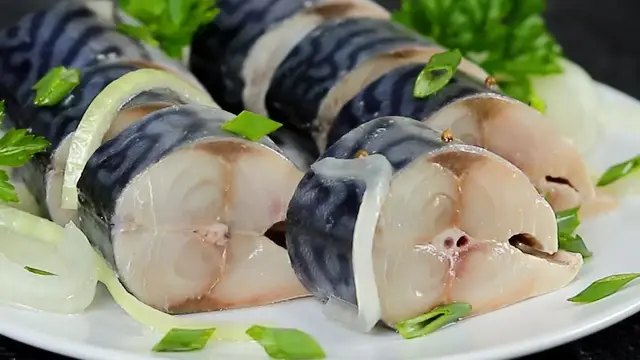 Маринованная скумбрия на праздничный стол