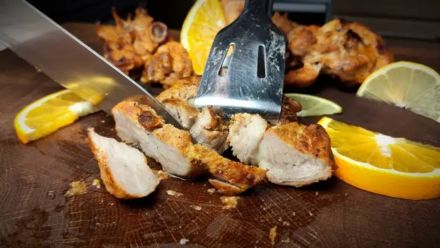 Стейки из индейки на сковородке