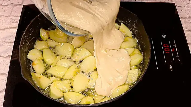 Знаменитый жареный пирог с яблоками