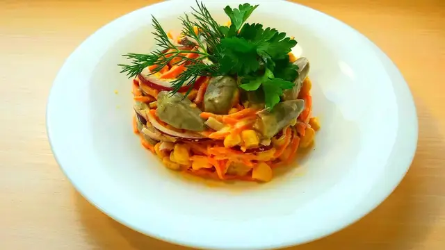 Праздничный салат с куриных сердечек и моркови по-корейски