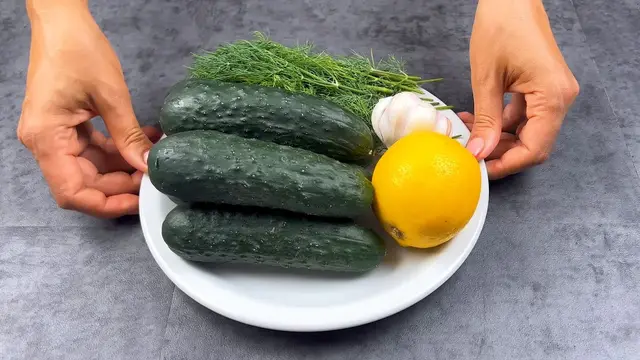 Малосольные огурцы