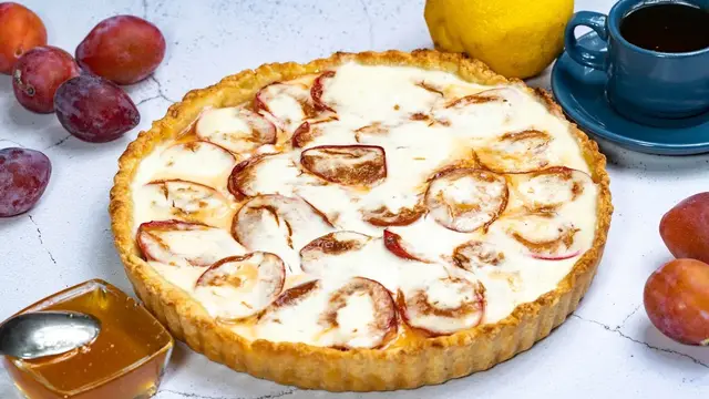 Песочный пирог со сливами